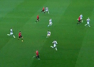 1639259674764040223.gif 新2网址-【意甲】伊布补时凌空斩救主 AC米兰客场平乌迪内斯