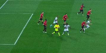 1639259666080004001.gif 新2网址-【意甲】伊布补时凌空斩救主 AC米兰客场平乌迪内斯