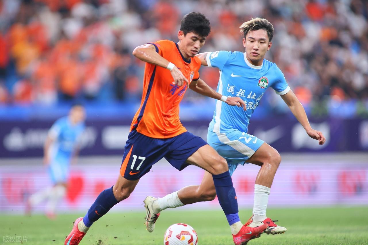 新2网址-1比1!山东鲁能球迷笑醒了,新援刚入队就进球,成为韩鹏掌上宝