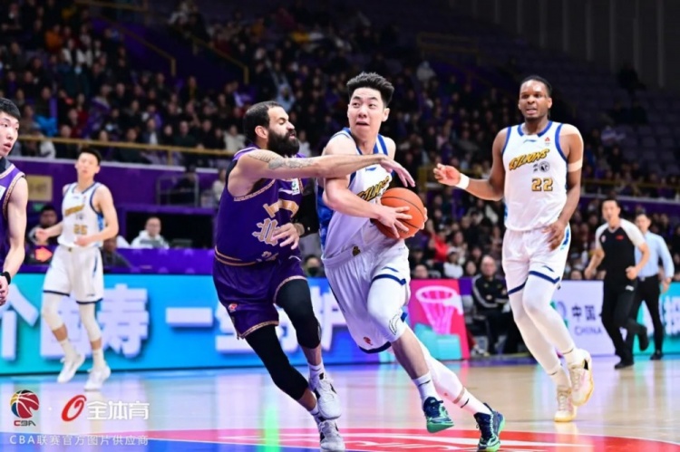 新2网址-常规赛第18轮｜五人上双！浙江方兴渡拿下北京控股再迎七连胜！